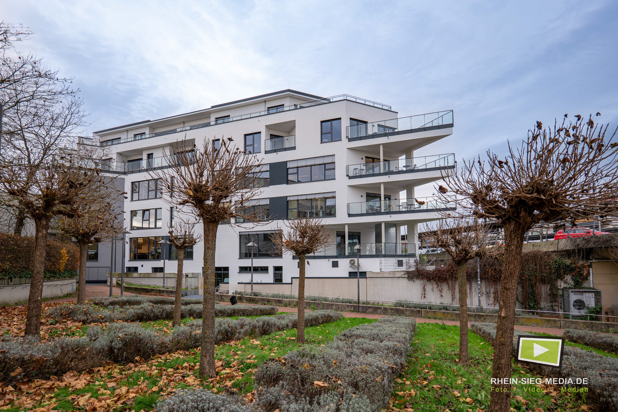 immobilienfotografie mehrfamilienhaus neubau aussenansicht